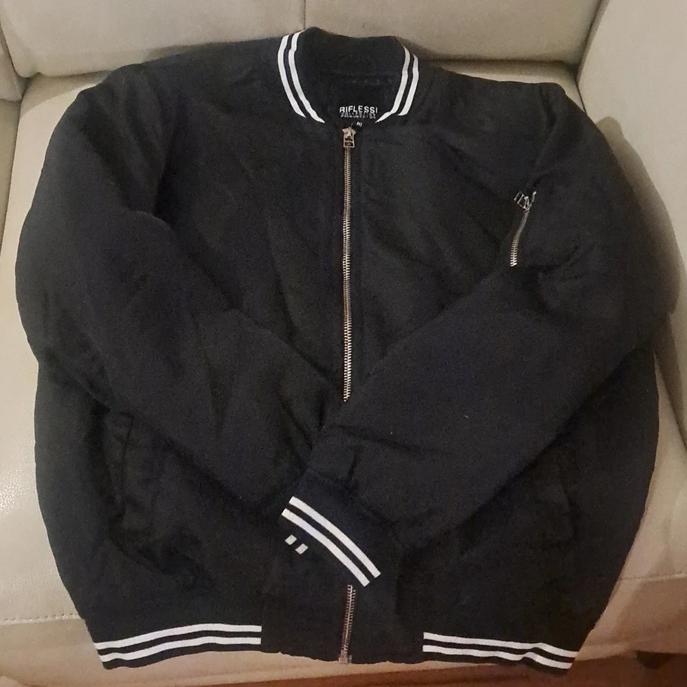Jacket - Picture 2 of 4